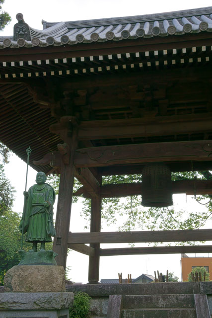 本堂と鐘楼の資料集めに寺院へ
