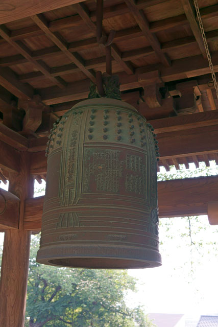 本堂と鐘楼の資料集めに寺院へ