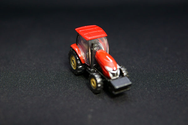 トミカ No.83 ヤンマー トラクター
