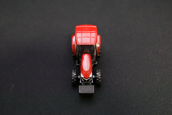 トミカ No.83 ヤンマー トラクター