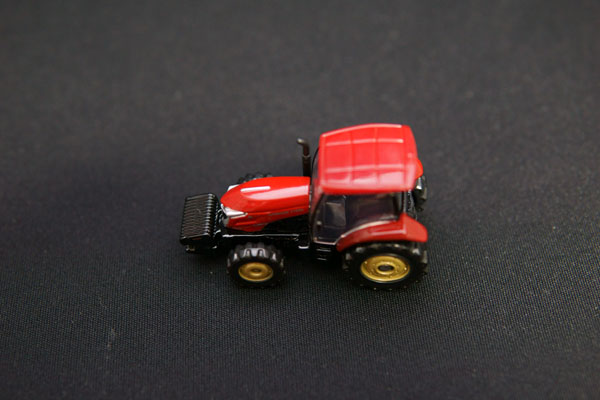 トミカ No.83 ヤンマー トラクター