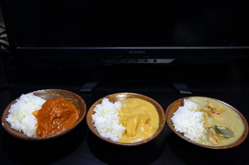 本場タイで作った本格風味の100円缶カレー