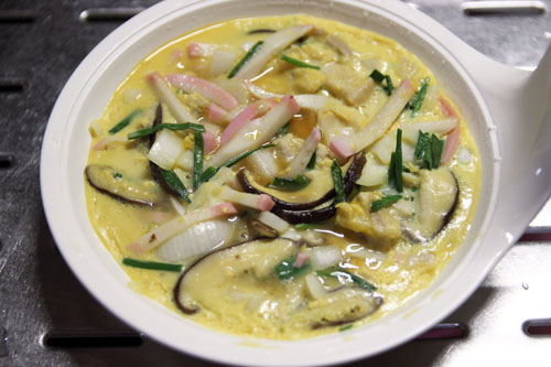 電子レンジで親子丼を作る